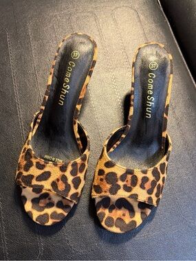 Leopard Print Slide Sandals - Brown